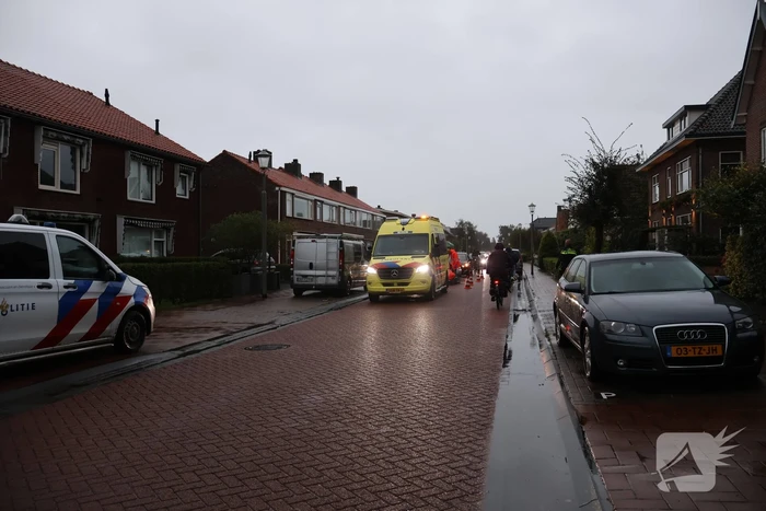 Automobilist ziet scooterrijdster over het hoofd