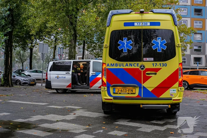 Fietser loopt forse hoofdwond op na aanrijding