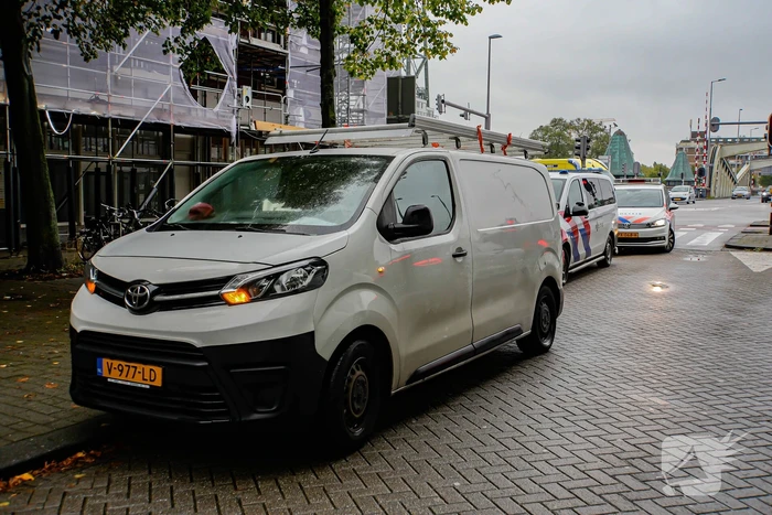 Fietser gewond bij aanrijding met bestelbus