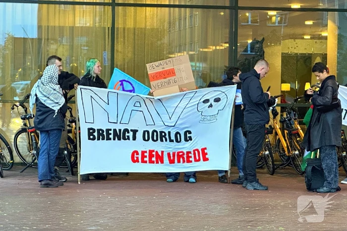 Demonstratie tegen uitbreiding vliegbasis