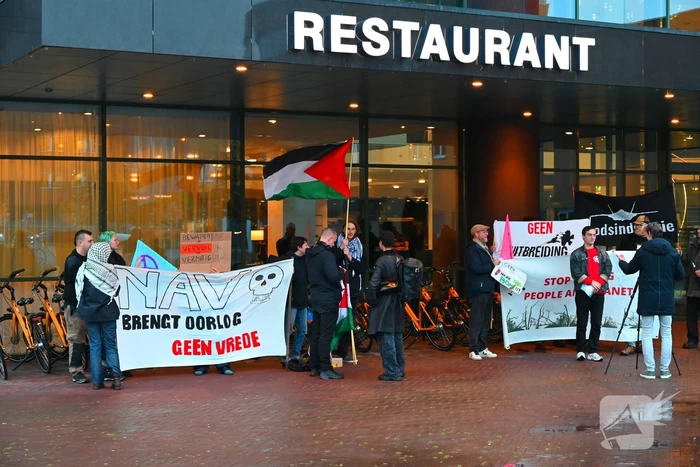 Demonstratie tegen uitbreiding vliegbasis