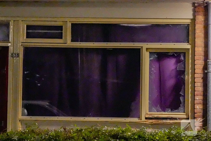Meerdere ruiten gesprongen bij explosie