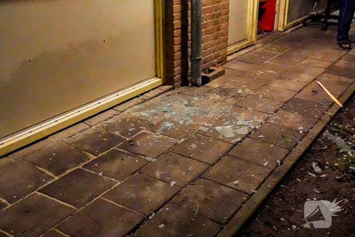 Meerdere ruiten gesprongen bij explosie