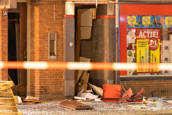 Ravage na plofkraak, daders voortvluchtig