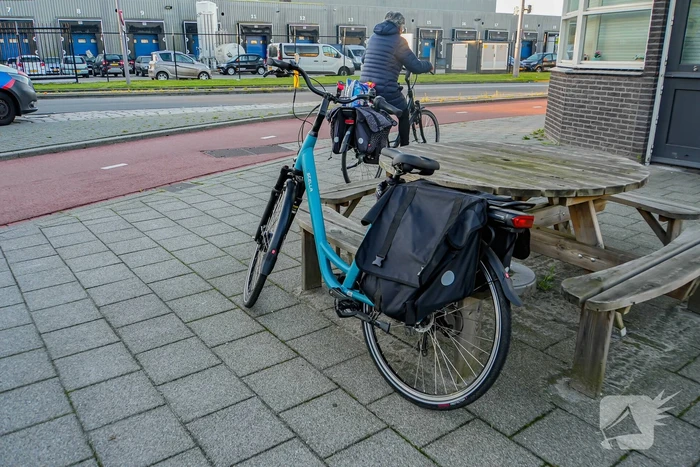 Scholier onderweg naar school aangereden
