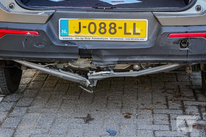 Laagstaande zon zorgt voor veel schade bij kop-staart ongeval