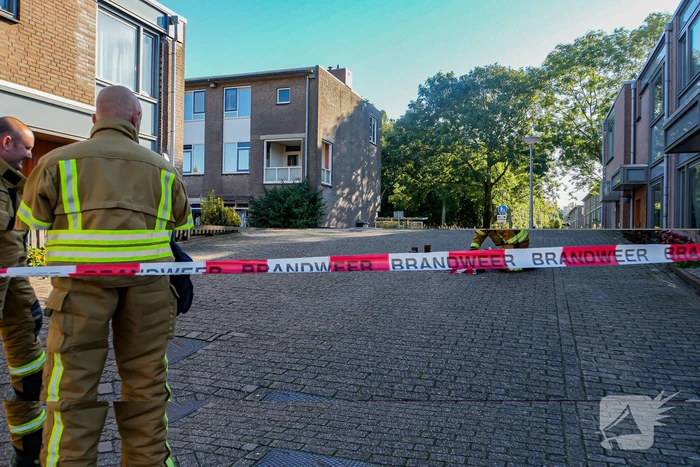 Brandweer ingezet na gat in wegdek