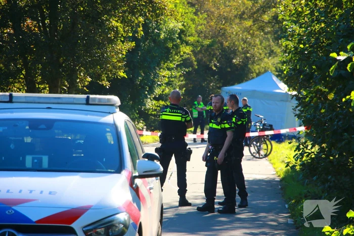 Politie doet onderzoek naar te water geraakt persoon