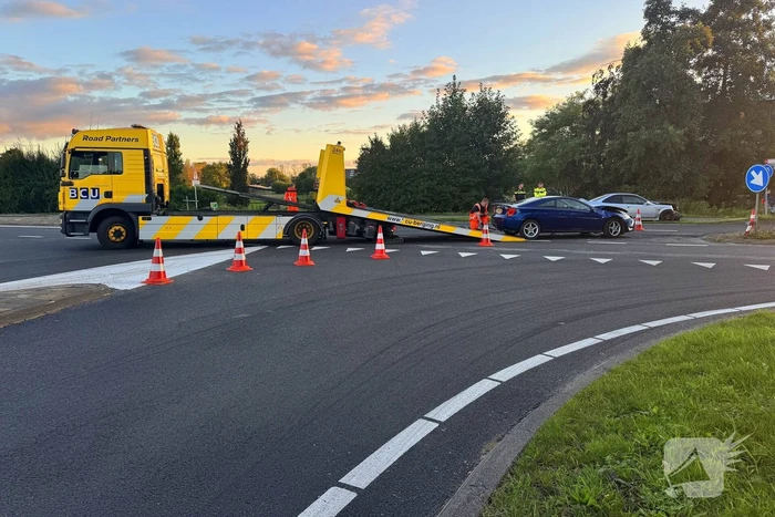 Twee voertuigen fiks beschadigd bij aanrijding