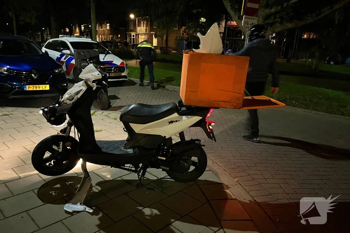 Scootmobieler aangereden door bezorger