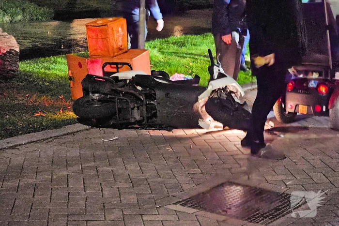 Scootmobieler aangereden door bezorger