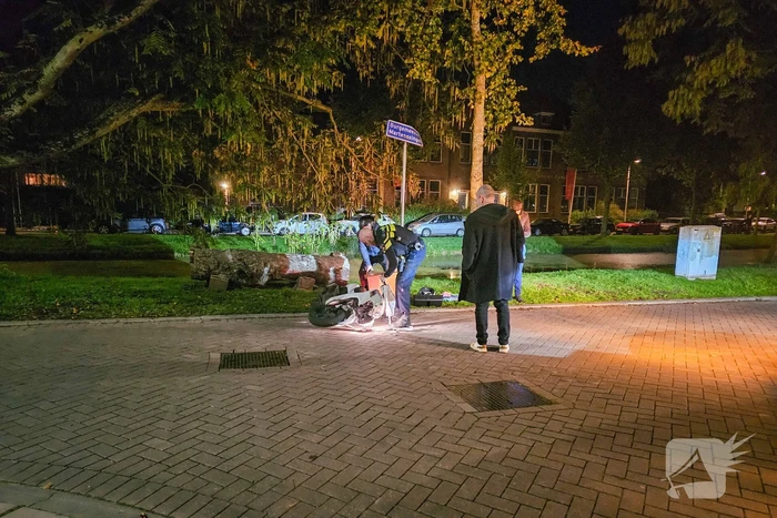 Scootmobieler aangereden door bezorger
