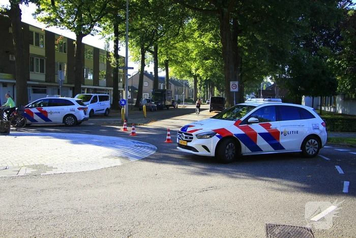 Weer fietser aangereden op bekende rotonde