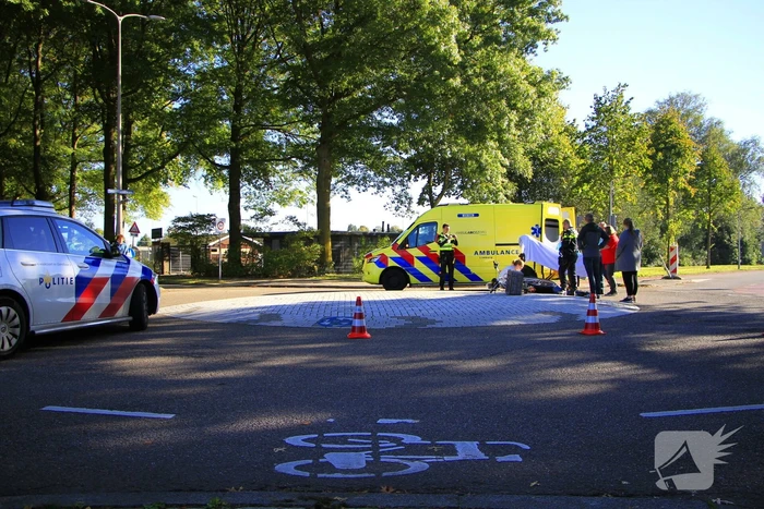 Weer fietser aangereden op bekende rotonde