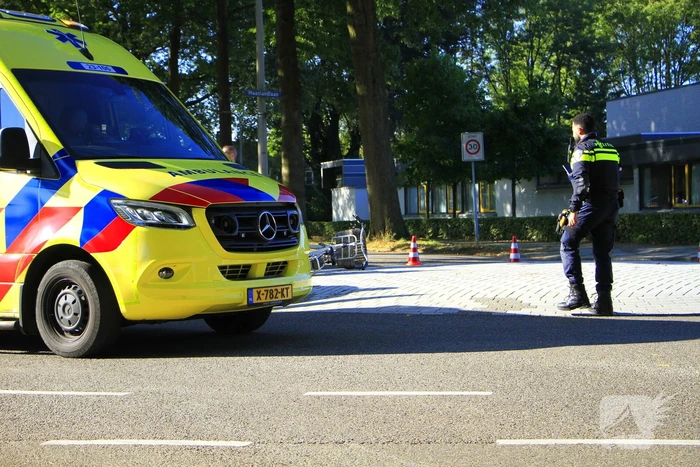 Weer fietser aangereden op bekende rotonde