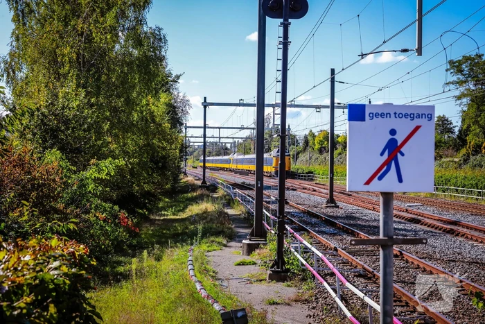 Persoon overleden na botsing met trein