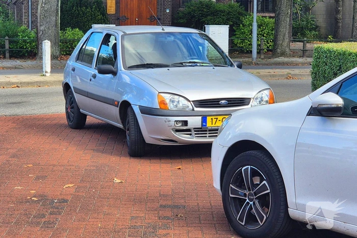 Scooterrijder geschept tijdens oversteken