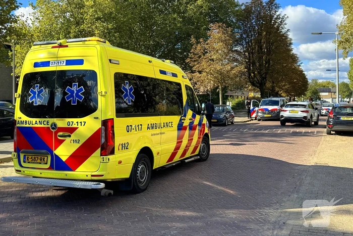 Fietser rijdt tegen openslaand portier
