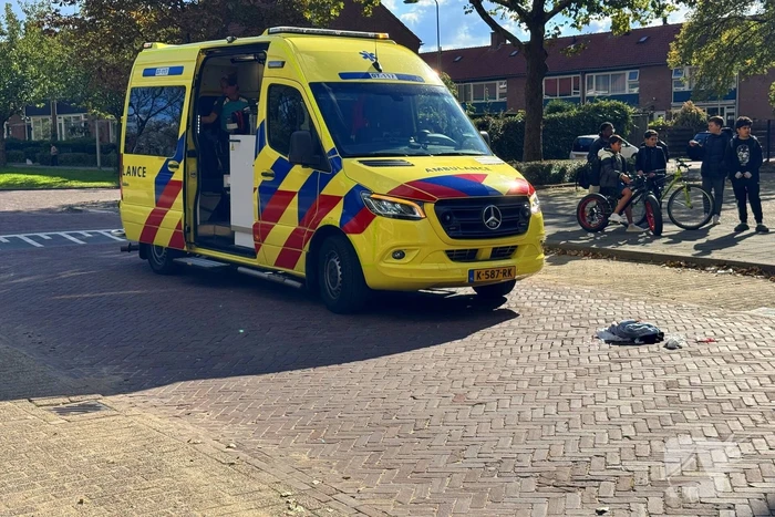 Fietser rijdt tegen openslaand portier