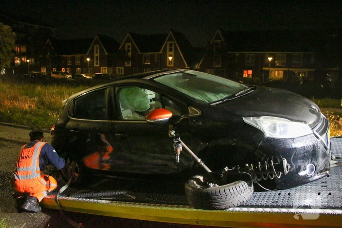 Inzittende gaan ervandoor na ongeval