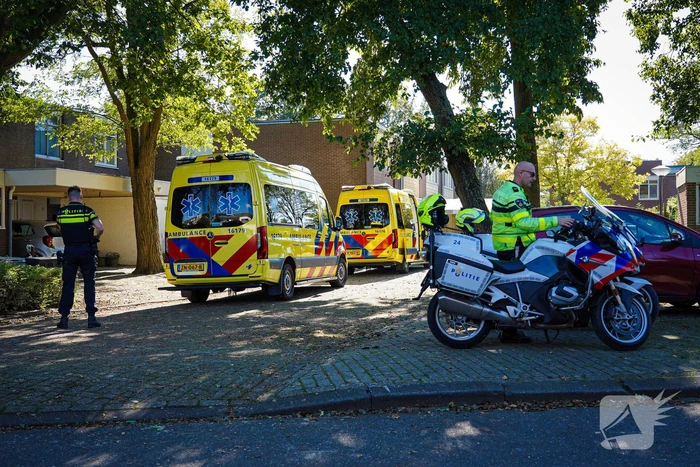 Patiënt met politie en trauma-arts naar ziekenhuis begeleid