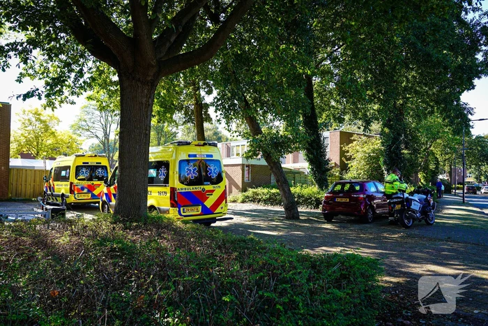 Patiënt met politie en trauma-arts naar ziekenhuis begeleid