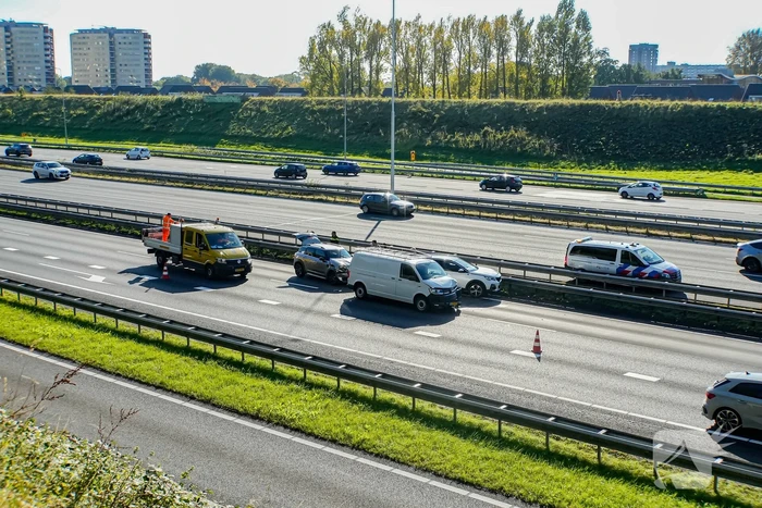 Rijbanen afgesloten wegens ongeval met meerdere voertuigen