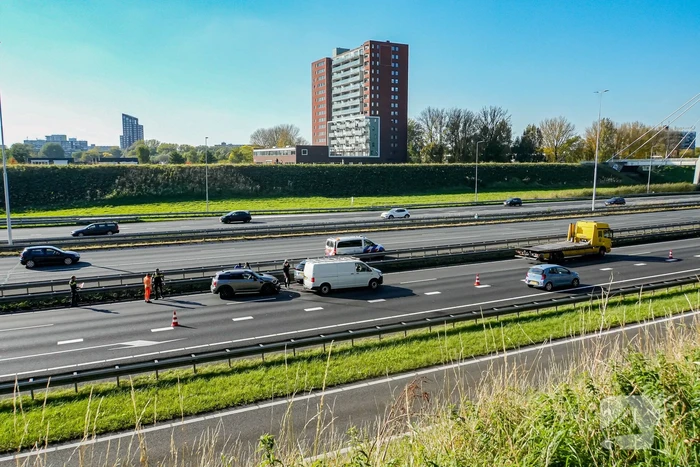 Rijbanen afgesloten wegens ongeval met meerdere voertuigen