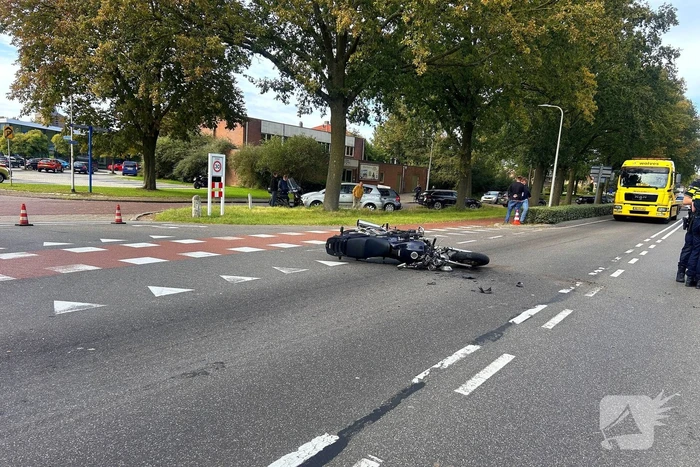 Motorrijder gewond bij aanrijding met automobilist