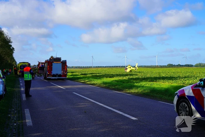 Automobilist komt om bij botsing met tractor