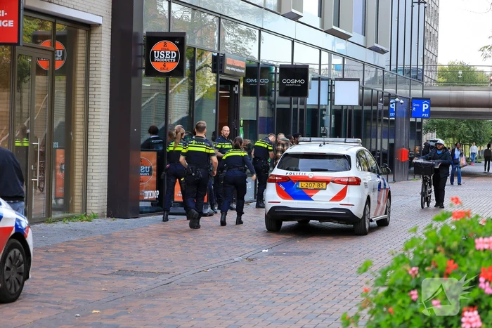 Politie onderzoekt overval op used product winkel