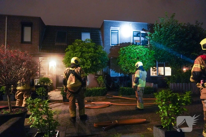 Politie onderzoekt explosie bij voordeur