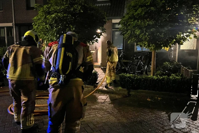 Politie onderzoekt explosie bij voordeur