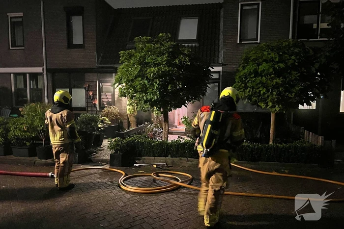 Politie onderzoekt explosie bij voordeur