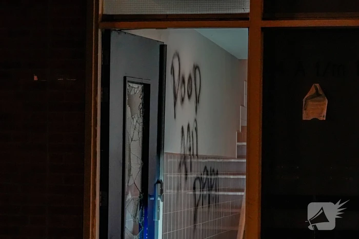 Twintig bewoners ontruimd na explosie in flatwoning