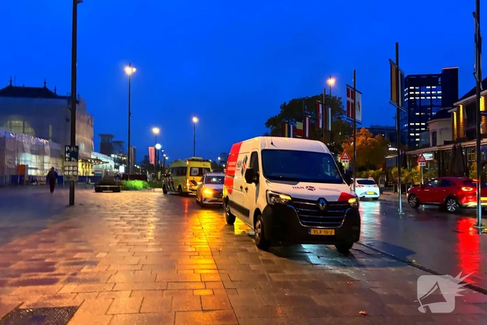 Fietser gewond bij botsing met pakketbezorger