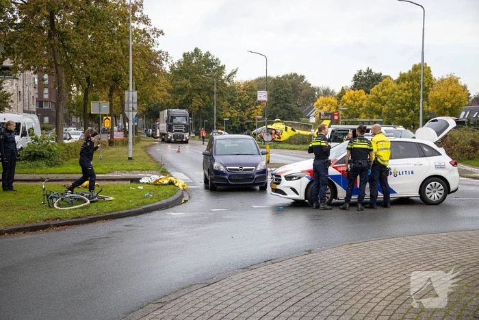 Fietser zwaargewond bij aanrijding