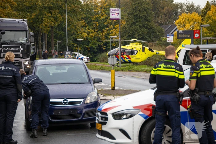 Fietser zwaargewond bij aanrijding