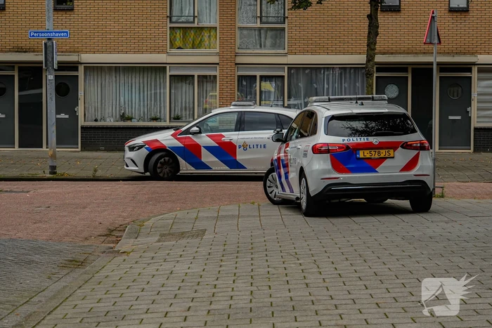 Politie massaal aanwezig na dreiging met mes