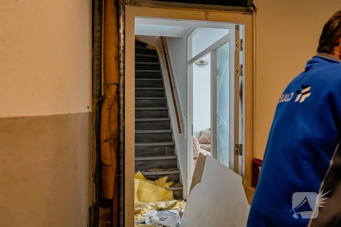 Bouwvakkers starten met schadeherstel bij flat