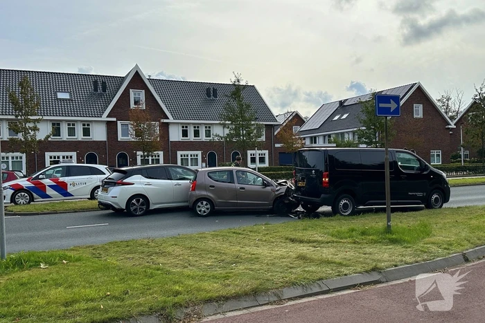 Grote opstopping door ongeval met drie voertuigen