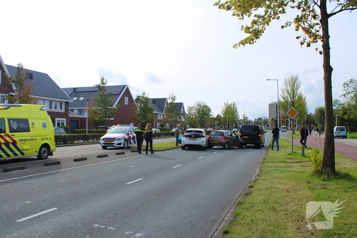 Grote opstopping door ongeval met drie voertuigen