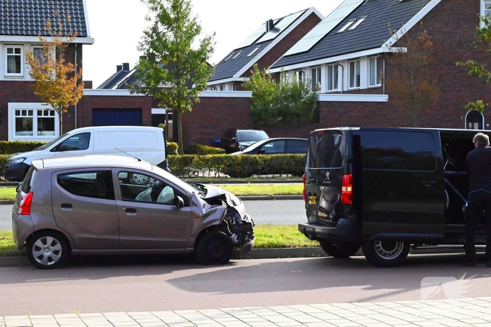 Grote opstopping door ongeval met drie voertuigen