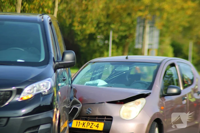 Grote opstopping door ongeval met drie voertuigen