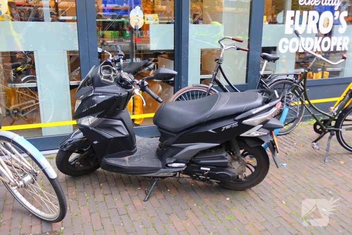 Voetganger gewond bij aanrijding met scooter