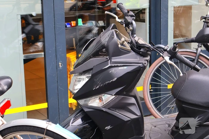 Voetganger gewond bij aanrijding met scooter