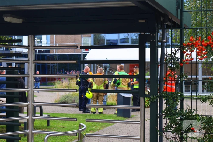 Brandweer doet onderzoek bij CO2 lekkage in pand Johnson Johnson