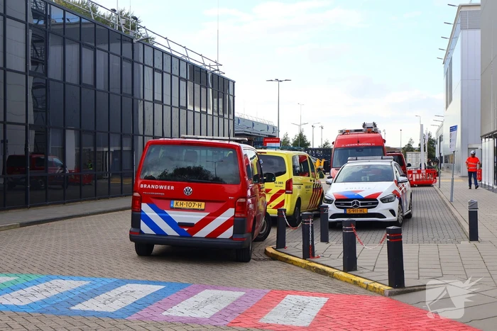 Brandweer doet onderzoek bij CO2 lekkage in pand Johnson Johnson