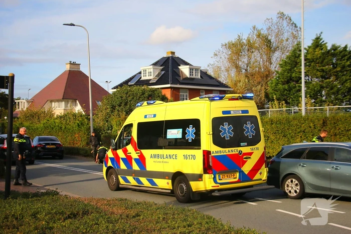 Kind op fiets geschept door automobilist