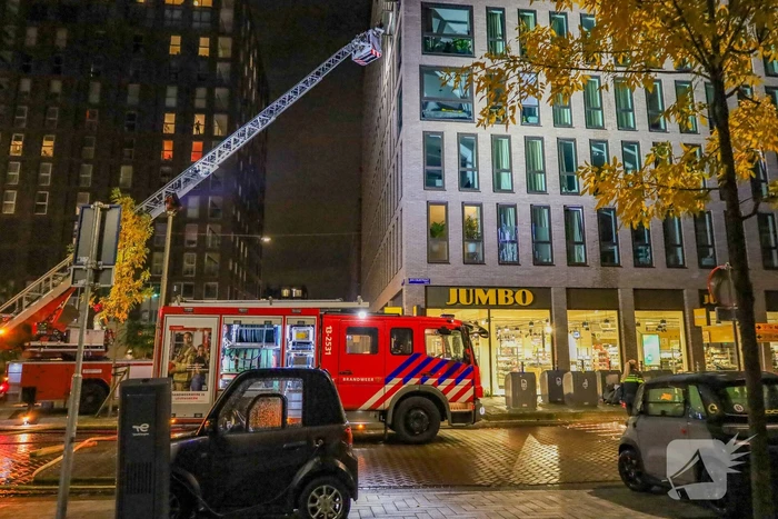 Brand in woning bij appartementencomplex